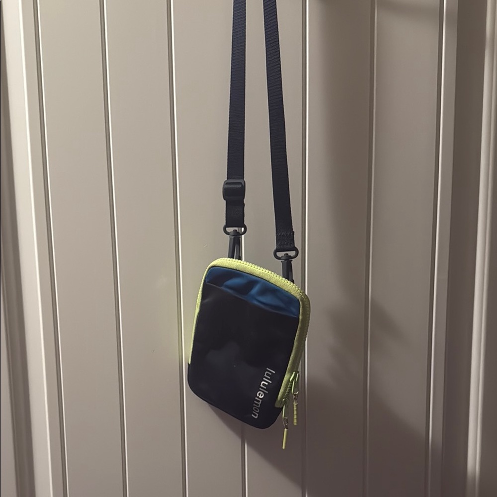 lululemon athletica  bag